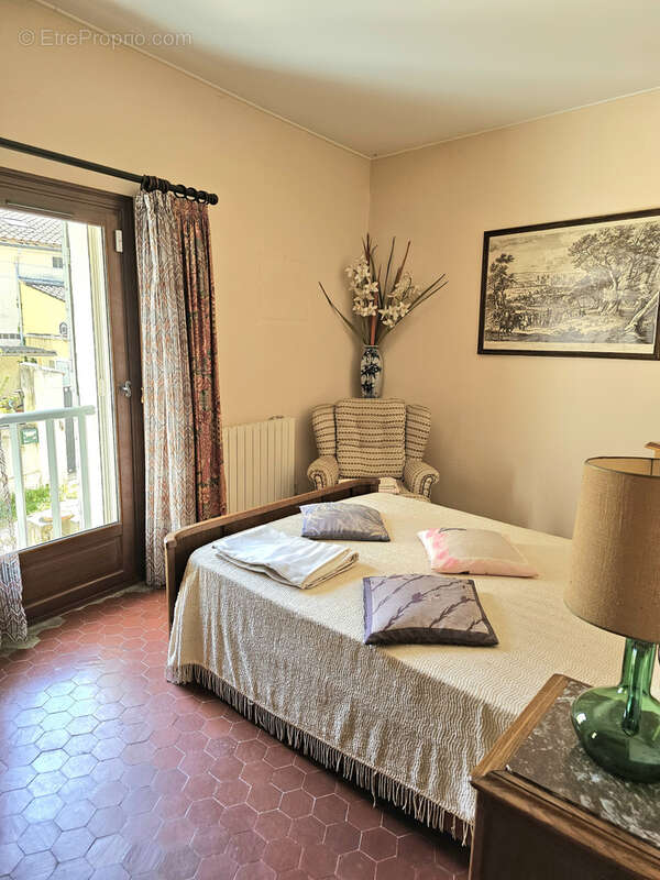 Maison à LA ROQUE-D'ANTHERON