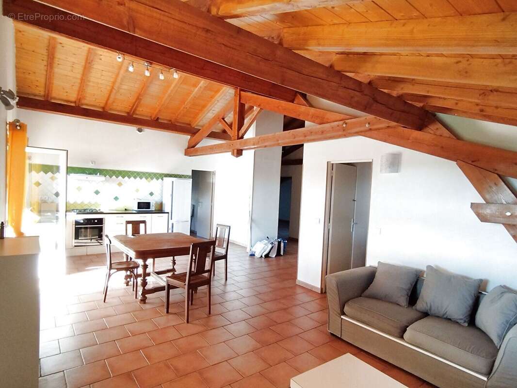 Maison à LE FAUGA