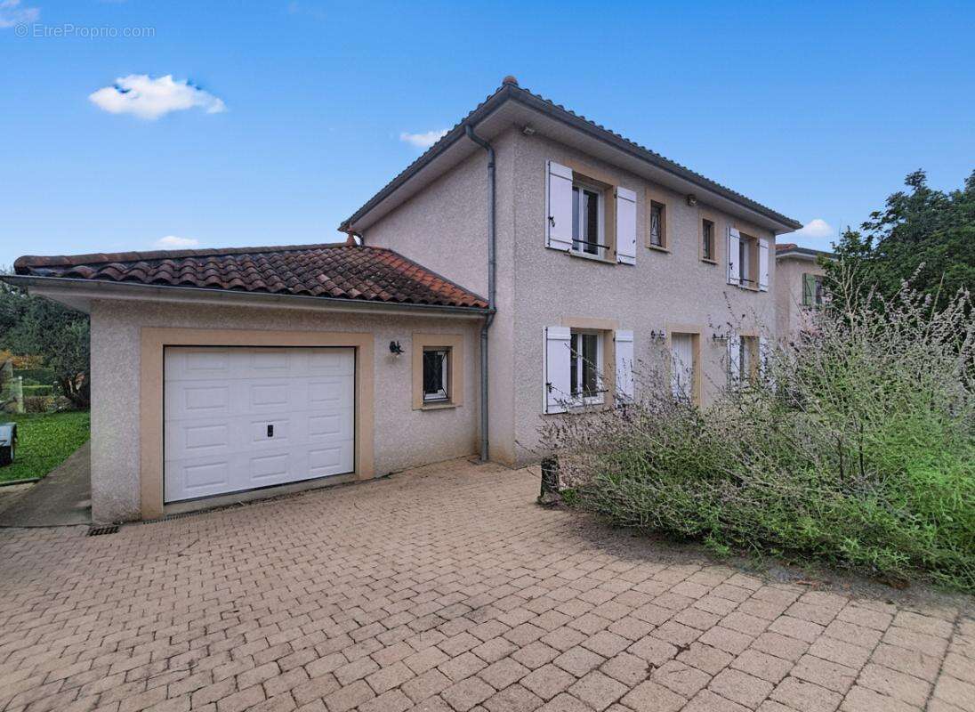 Maison à SIMANDRES