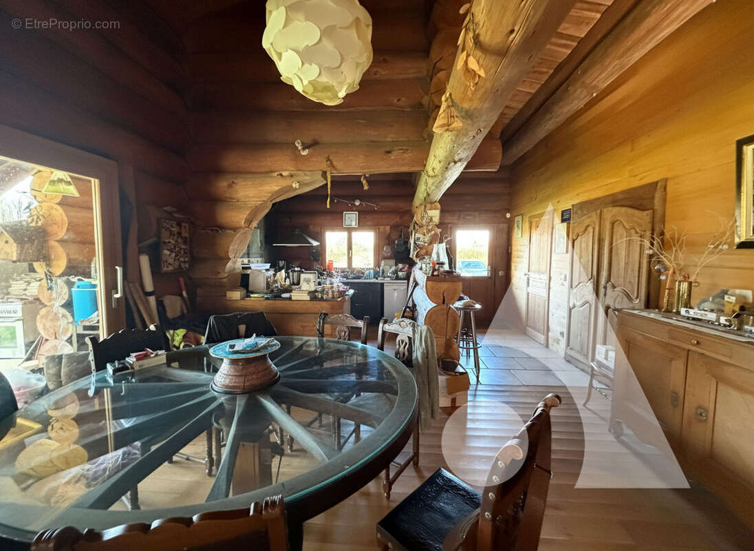 Chalet 99.5 m2 2 chambres,  Dépendance 80m2, Terrain 4343m2 - photo 9