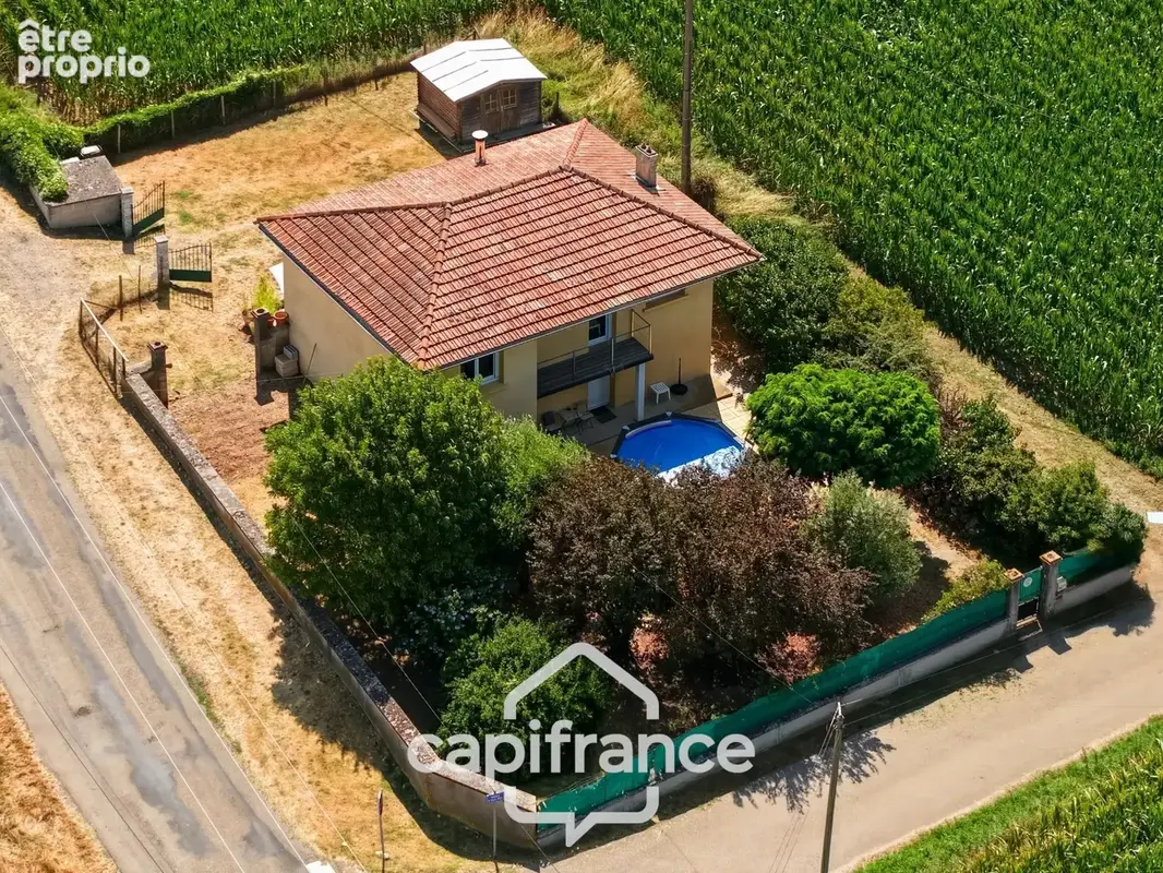 Chanas – Une maison familiale au cœur d'un environnement naturel privilégié composée de 6 pièces - photo 5