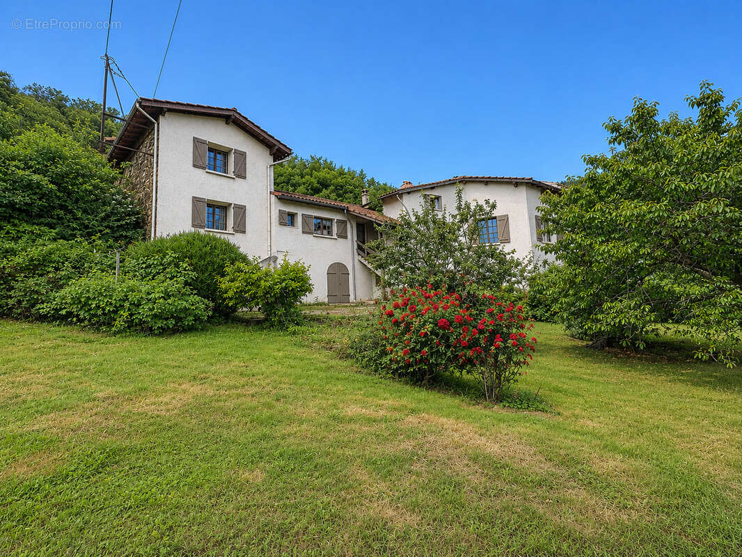 Maison à PAVEZIN