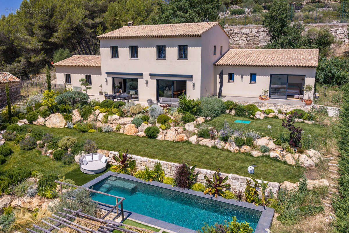 Maison à TOURRETTES-SUR-LOUP