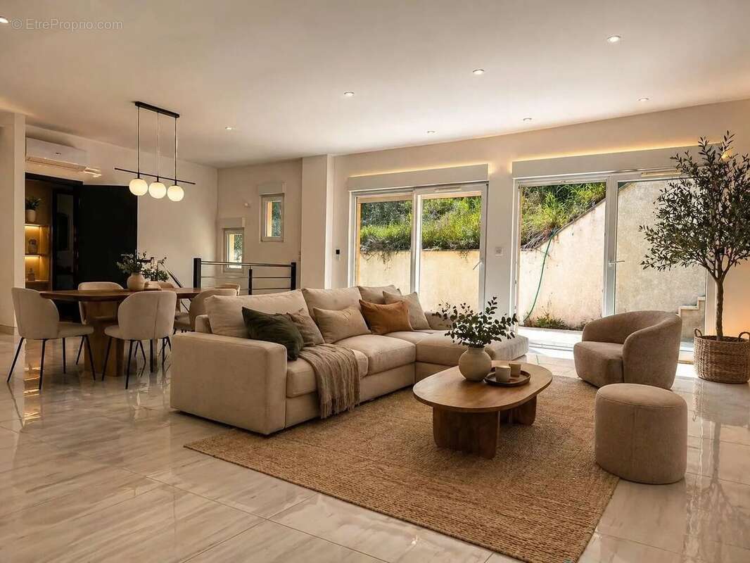 Maison à MOUGINS