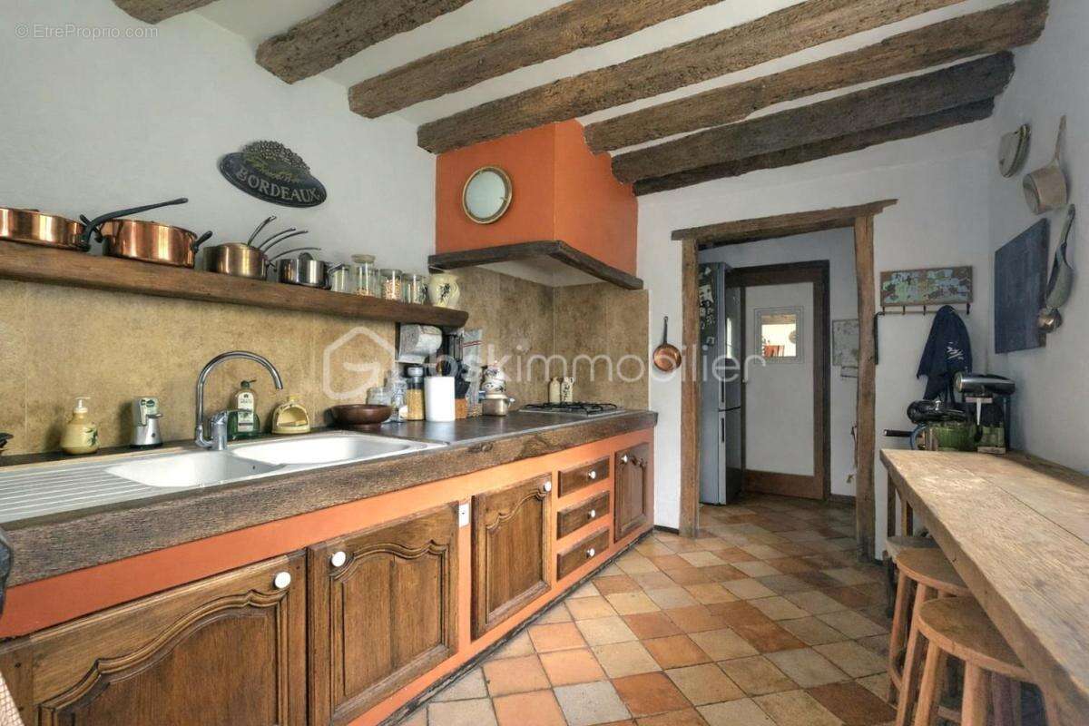 Maison à SAINT-CYR-SUR-MORIN