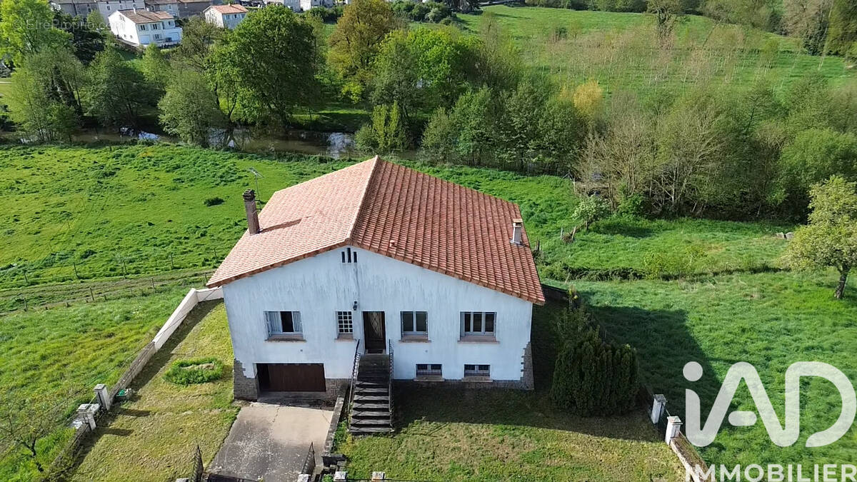 Photo 1 - Maison à LE TALLUD