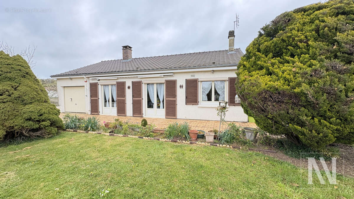Maison à VILLEMOYENNE