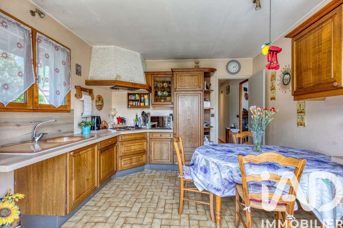 Maison 94 m² à Lumbin  - photo 3