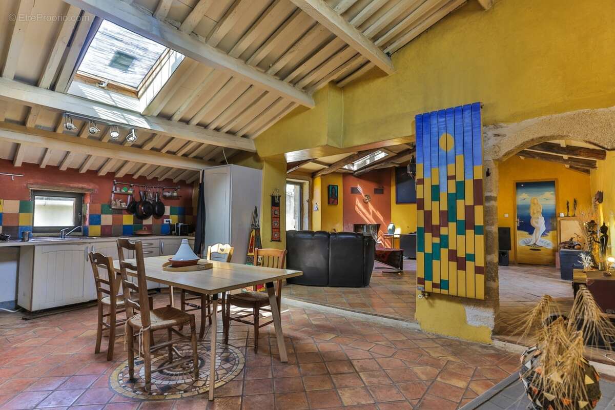 Demeure de caractère avec jardin clos, piscine et dépendances – à 10 mn d’Uzès  - photo 20