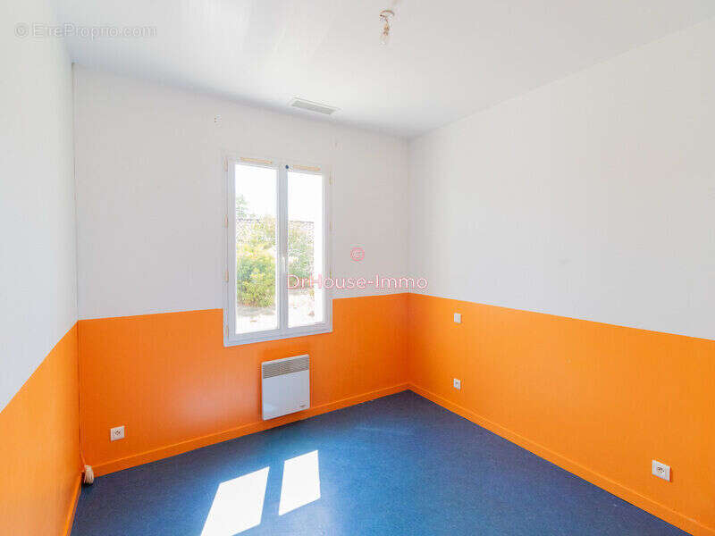 Maison 81 m² à Nalliers  - photo 6