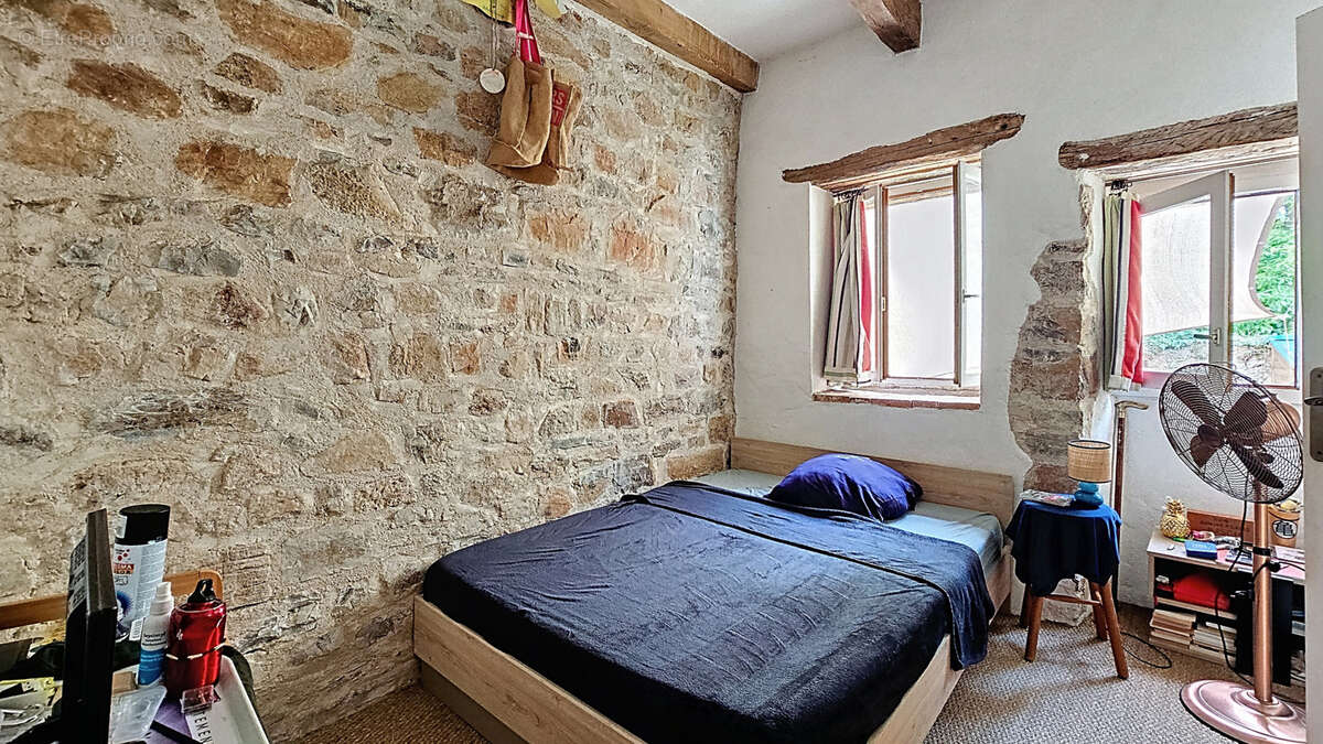 Maison à LES CABANNES