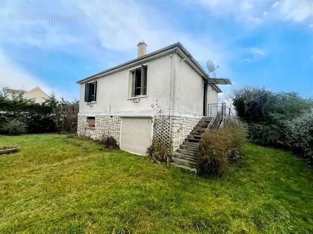 Maison à AMILLY