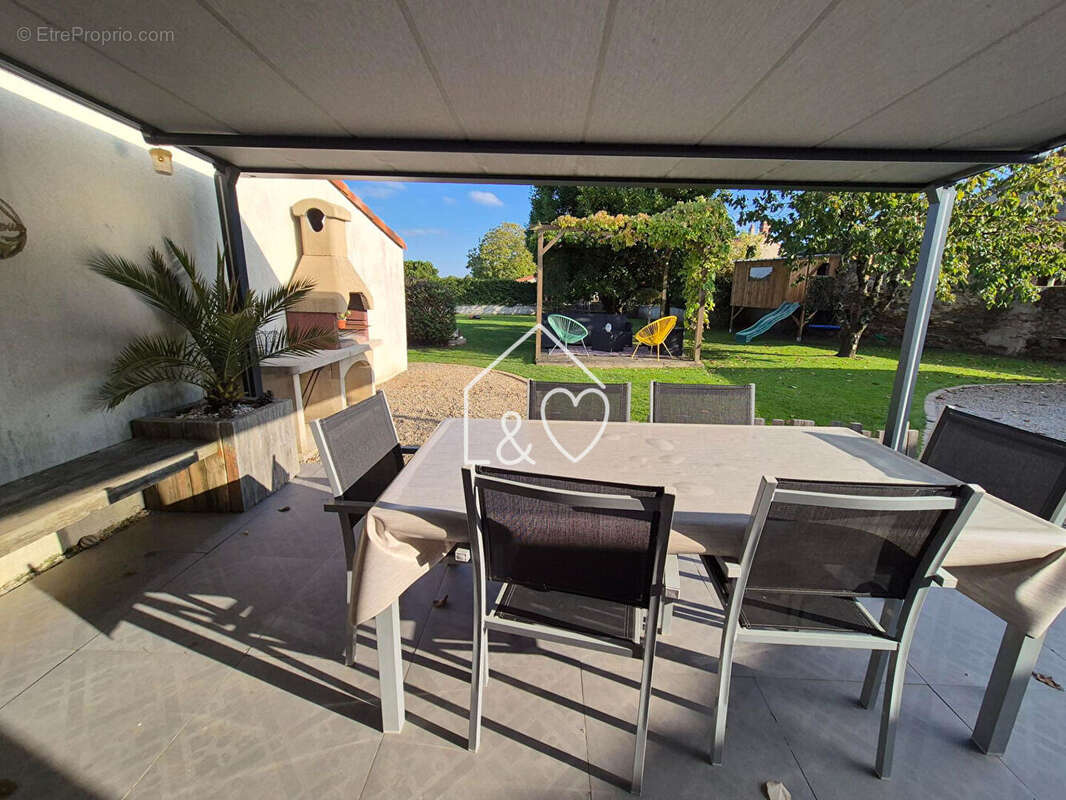 Maison à SAINT-MARTIN-DES-NOYERS