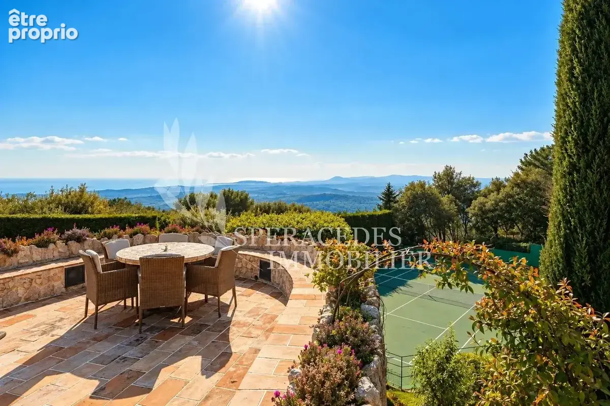 Tourrettes-sur-Loup - Remarquable propriété vue panoramique et tennis - photo 10
