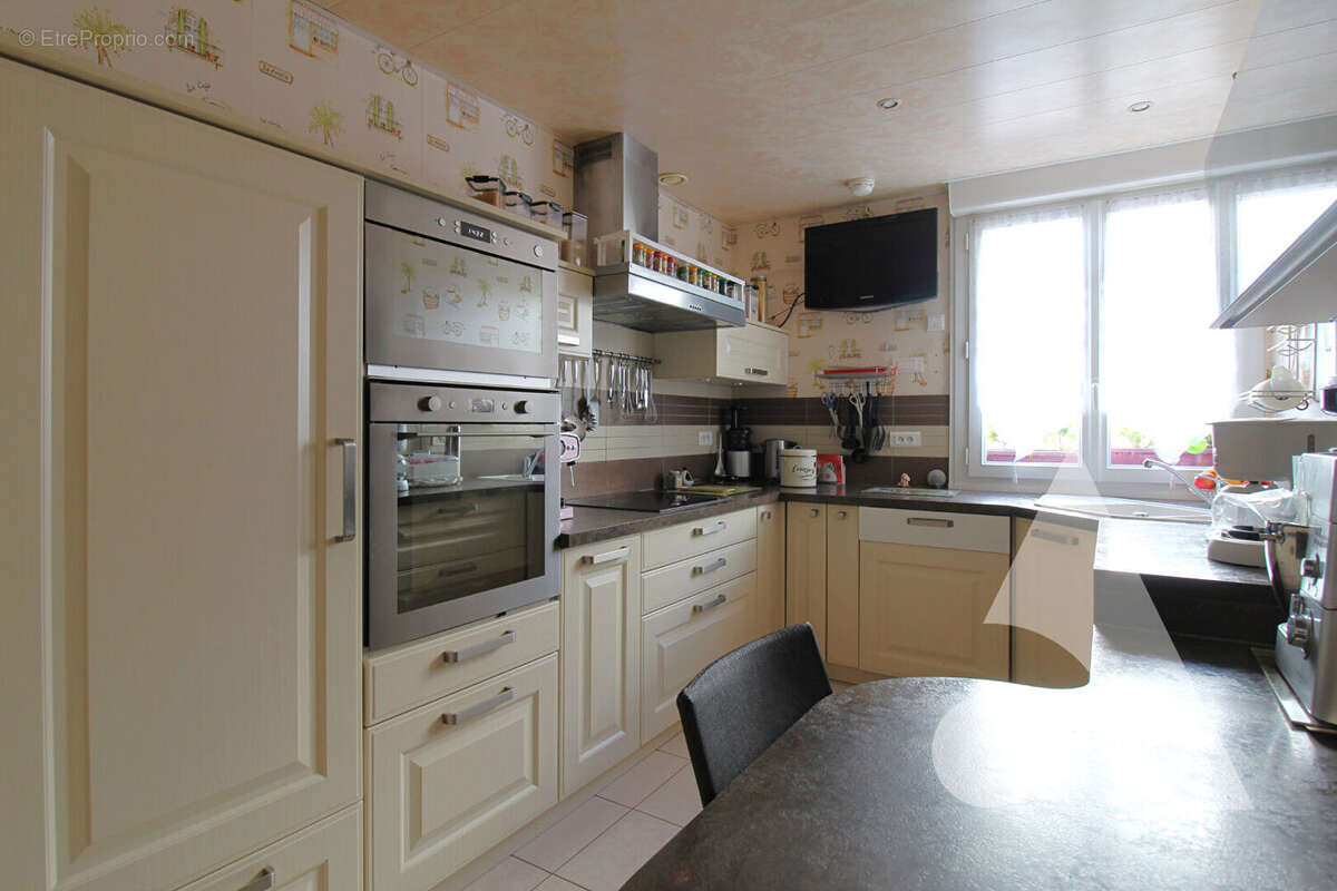 Maison à ESTREES-SAINT-DENIS