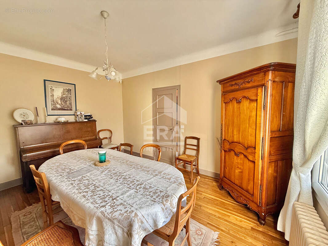 Maison à FLEURY-LES-AUBRAIS