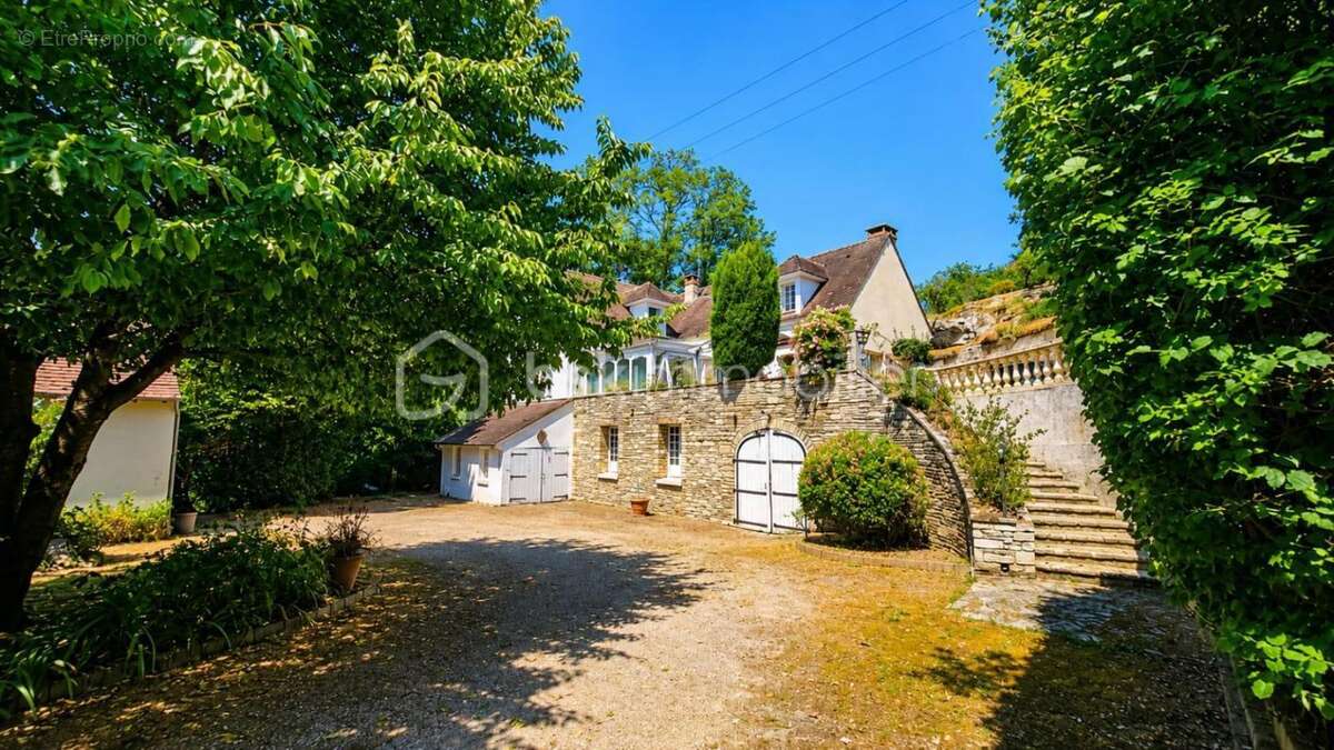 Propriété de caractère avec piscine - photo 2