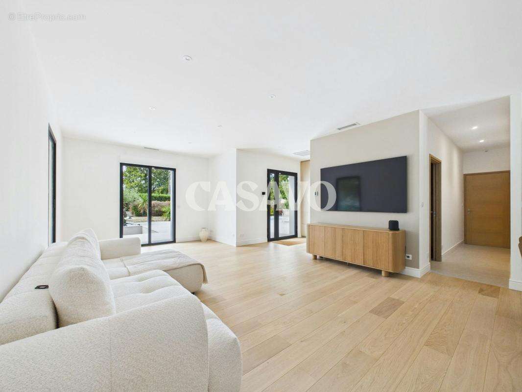 Vente Maison 5 pièces de 152m² - 33850 Léognan - photo 5