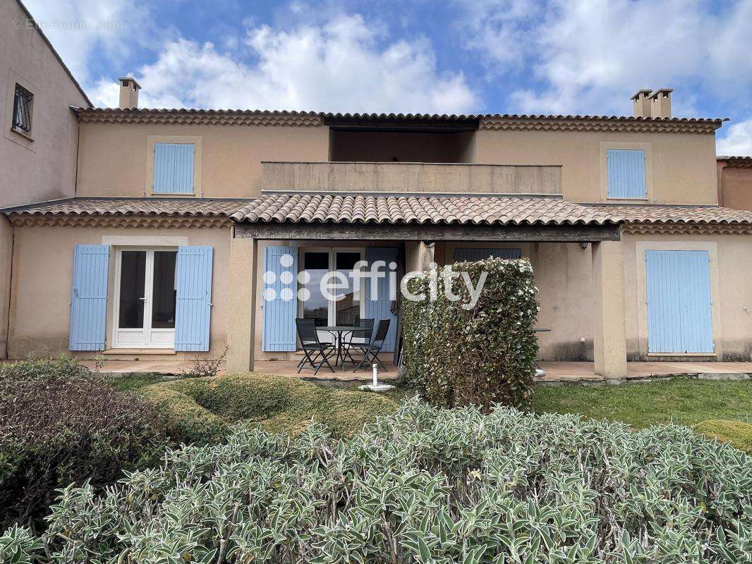 Appartement à SAINT-TRINIT