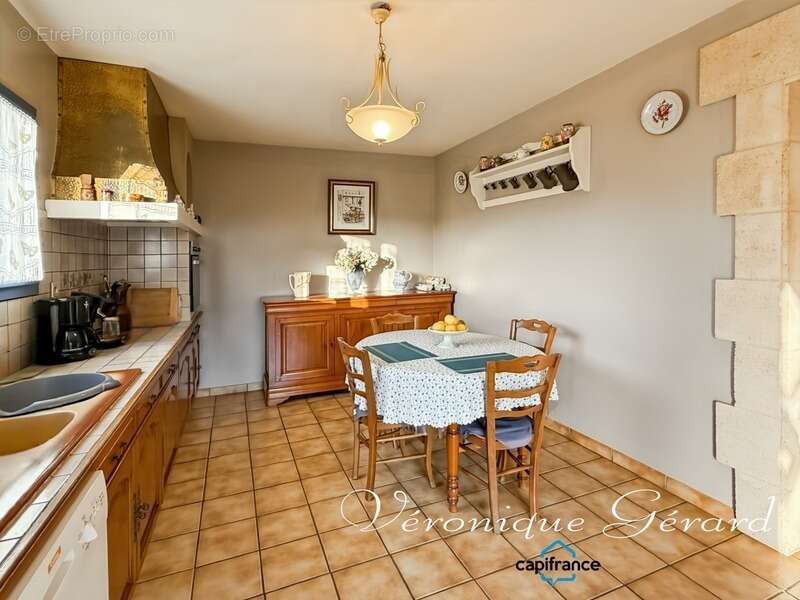 Maison de 134 m² de plain-pied, en pierre, sur plus de 5880 m² - photo 12