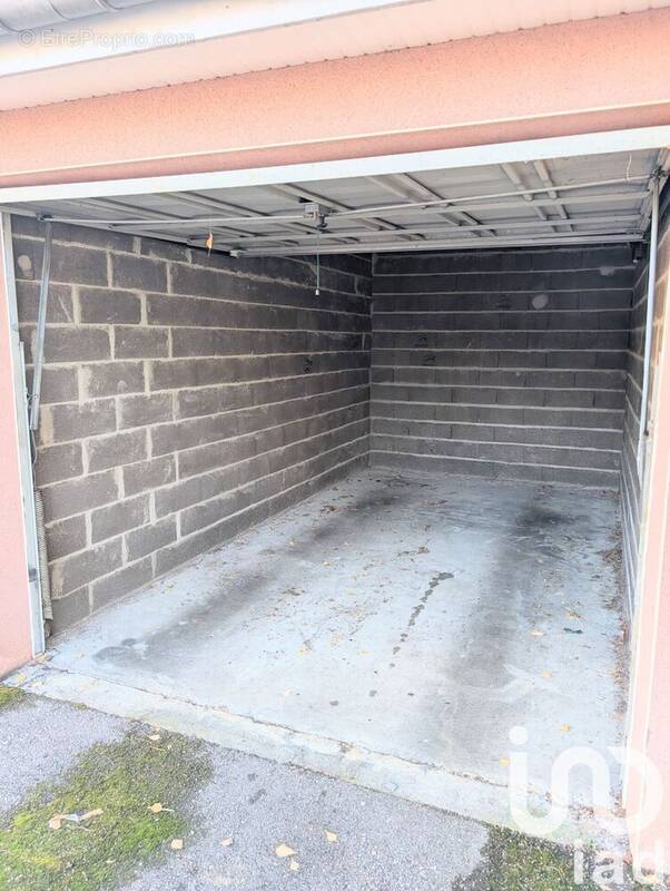 Photo 1 - Parking à METZ