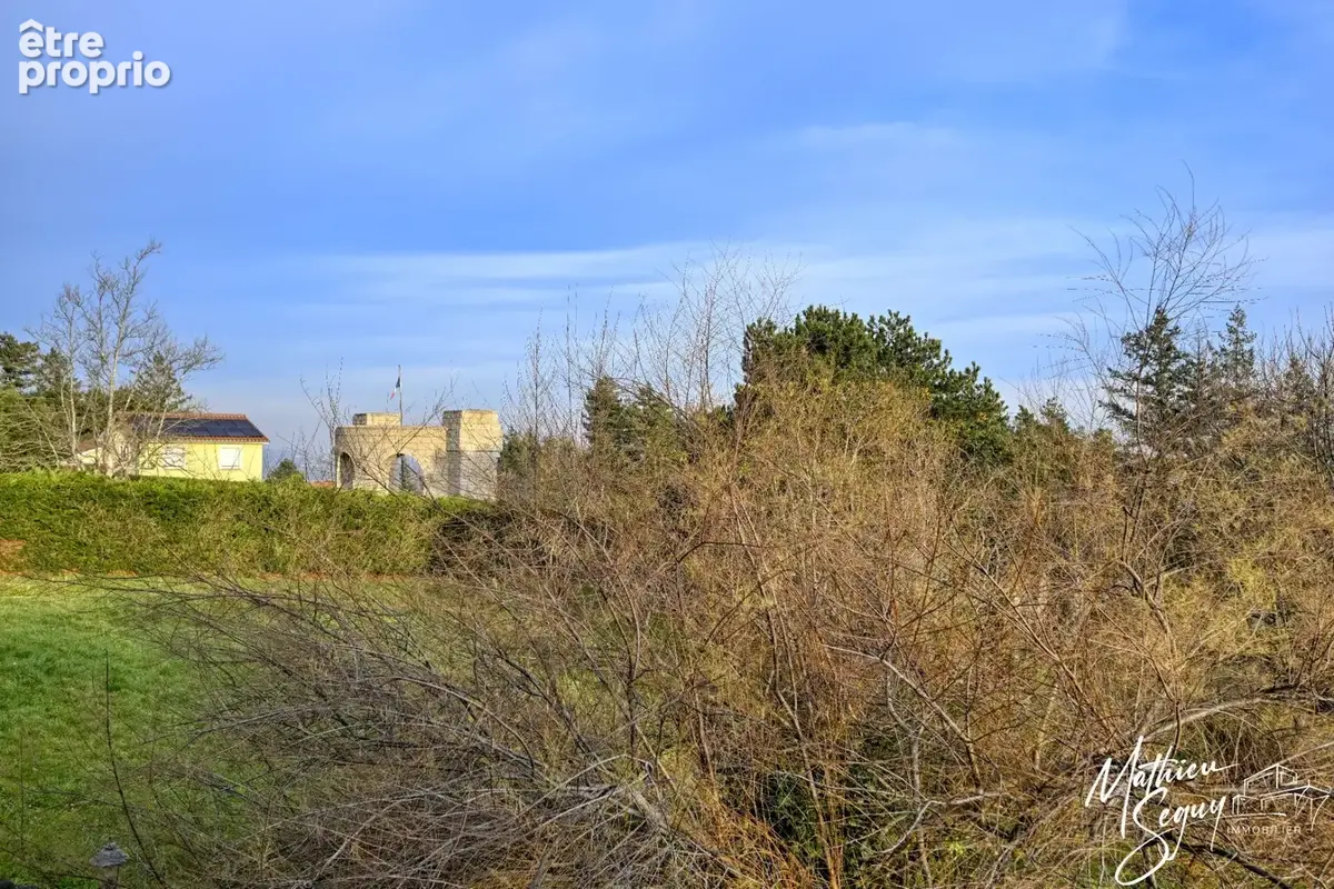 VAUGNERAY - Terrain à bâtir pour une maison P5 à étage + garage - photo 9