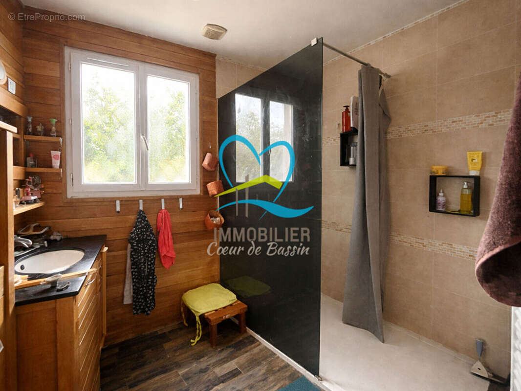 Maison Andernos Les Bains 8 pièce(s) 150 m2 - photo 7