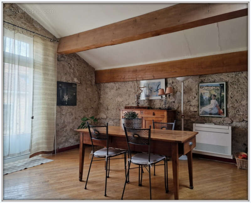 Maison à OUVEILLAN