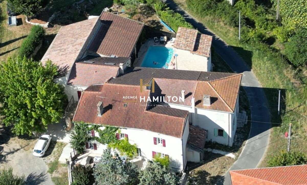 Maison à LABESSIERE-CANDEIL