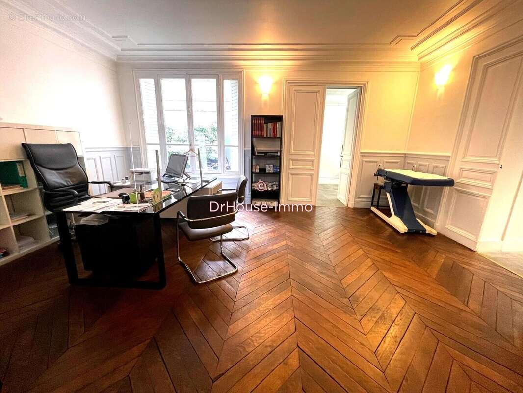 Appartement à PARIS-8E