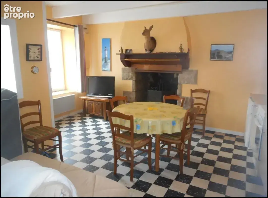 SCRIGNAC : Charmante maison en pierres au cœur d’un village breton - photo 2