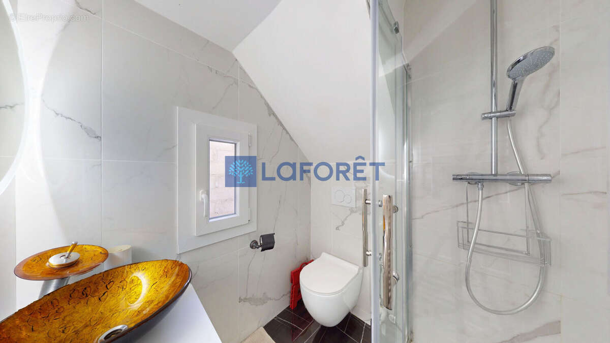 Maison à PARAY-VIEILLE-POSTE