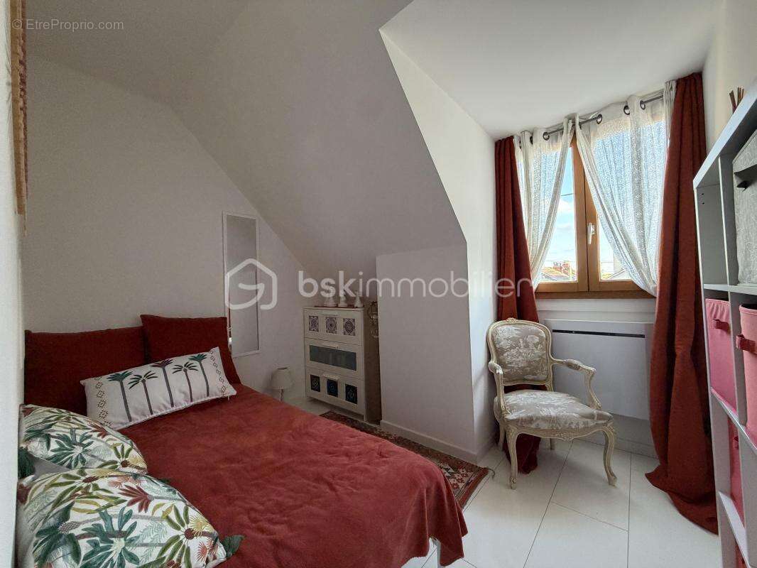 Maison à VERT-SAINT-DENIS