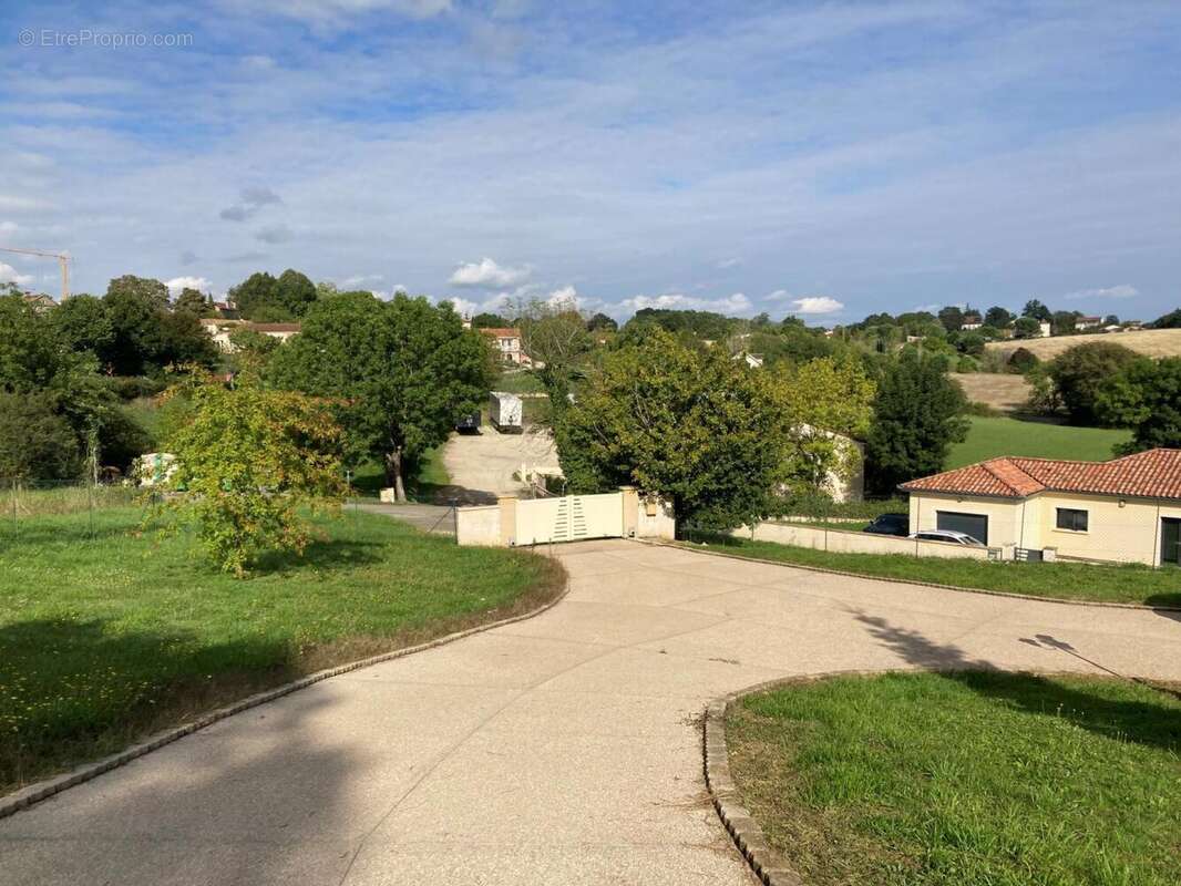 entrée portail - Maison à CAHORS