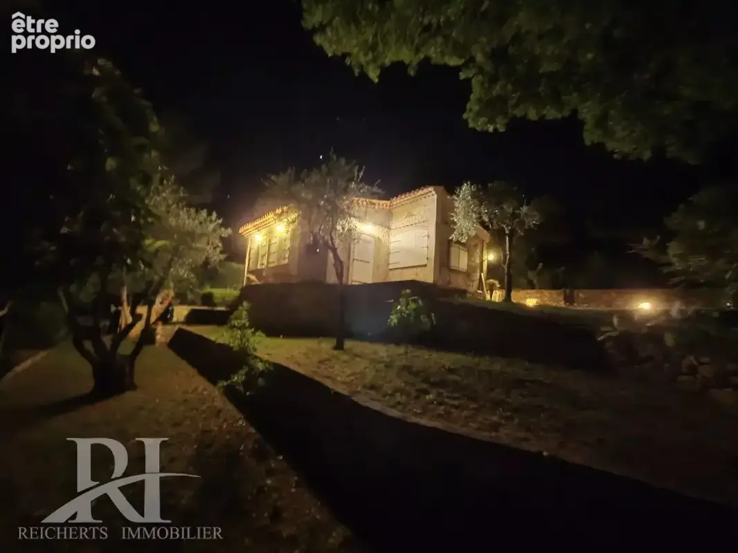 Villa en pierre avec piscine sur terrain 1438m2 - photo 15