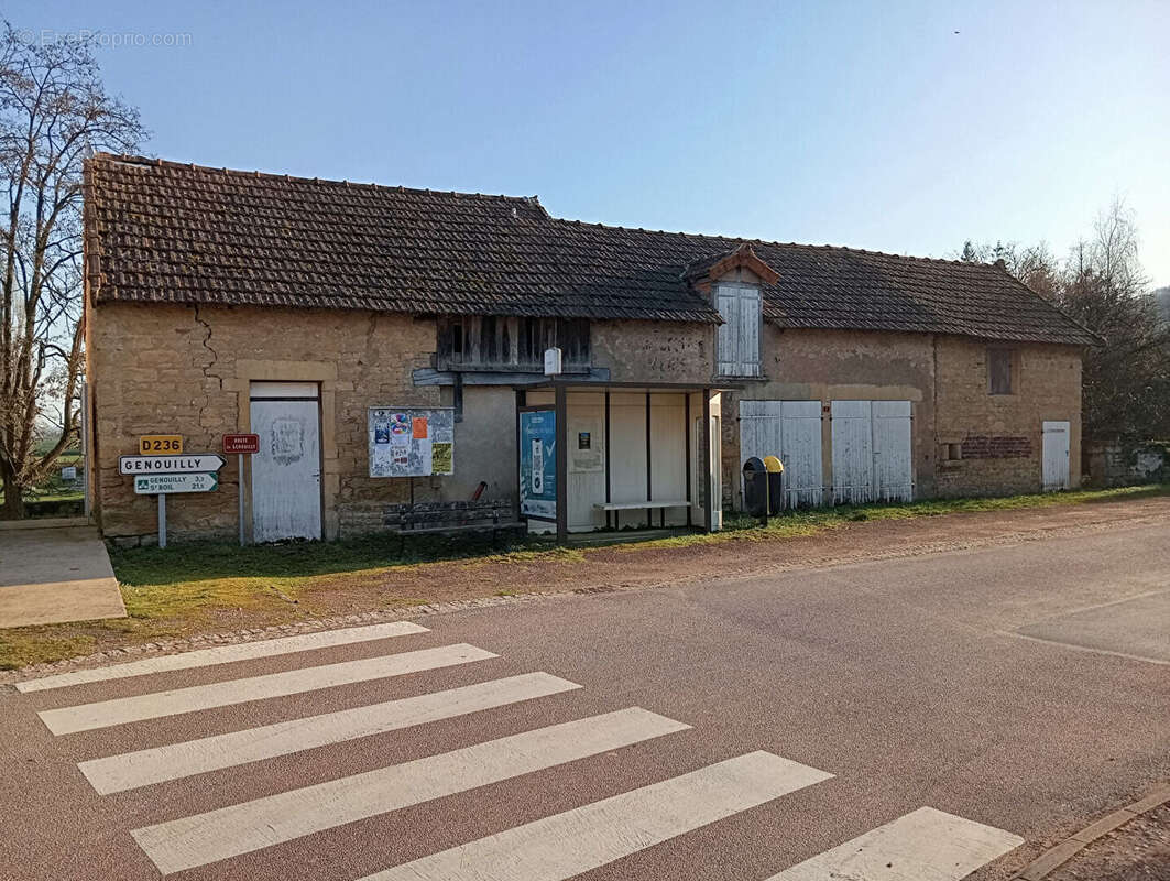 LE PULEY , immeuble à usage commercial et d'habitation - photo 15