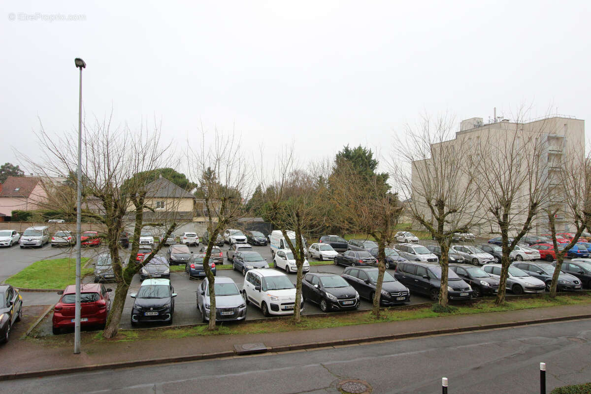 Appartement à VARENNES-VAUZELLES