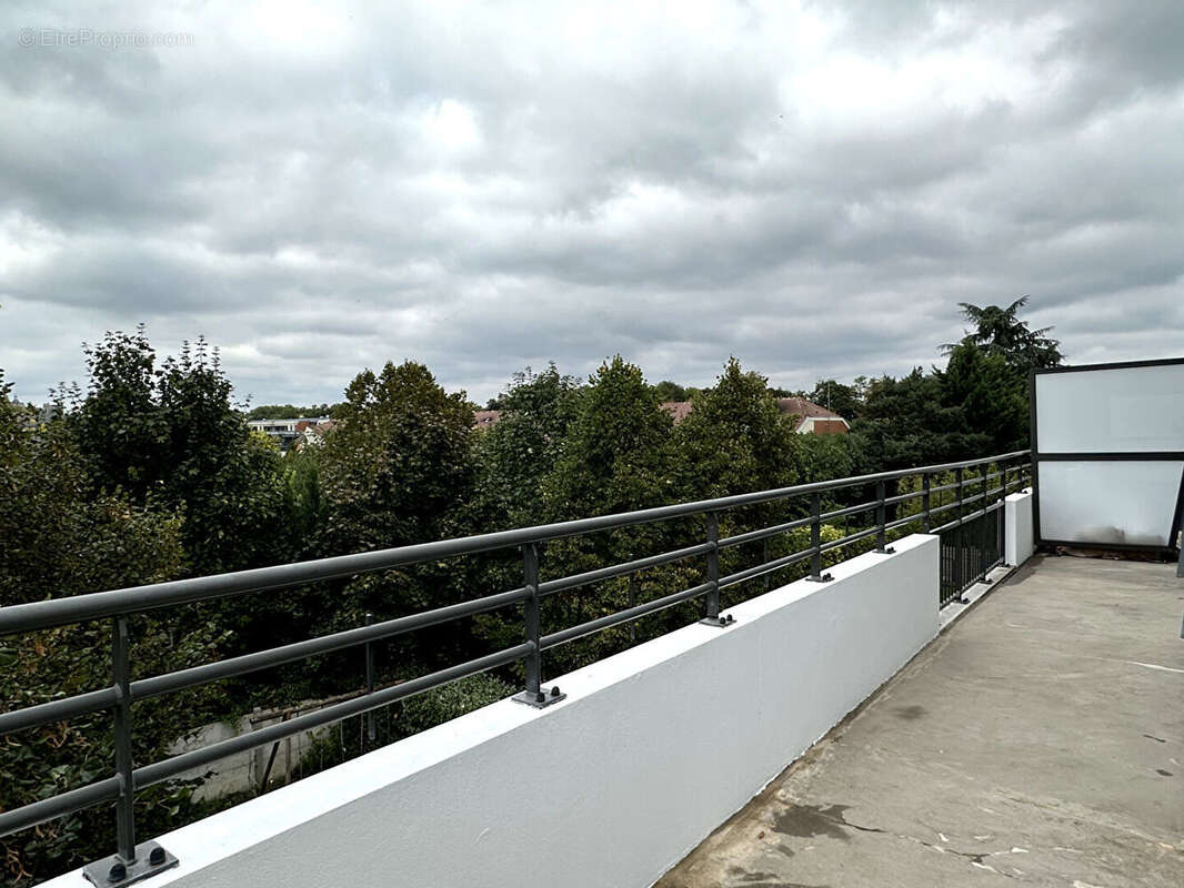 Appartement à SARTROUVILLE