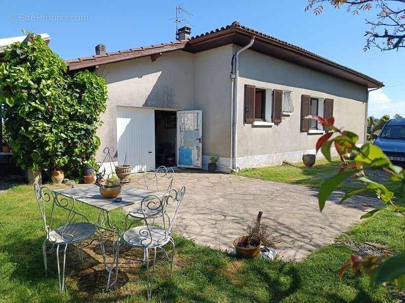 Maison à SARRAGACHIES