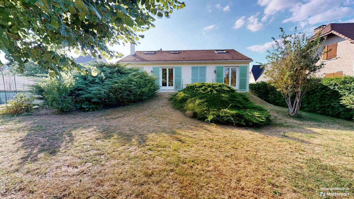 Maison à SAINT-CHERON