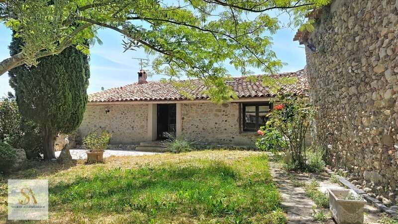 Maison de caractère en pierre, 3 chambres, jardin, terrasse et garage – Charme authentique au cœur d’un village calme entouré de - photo 20