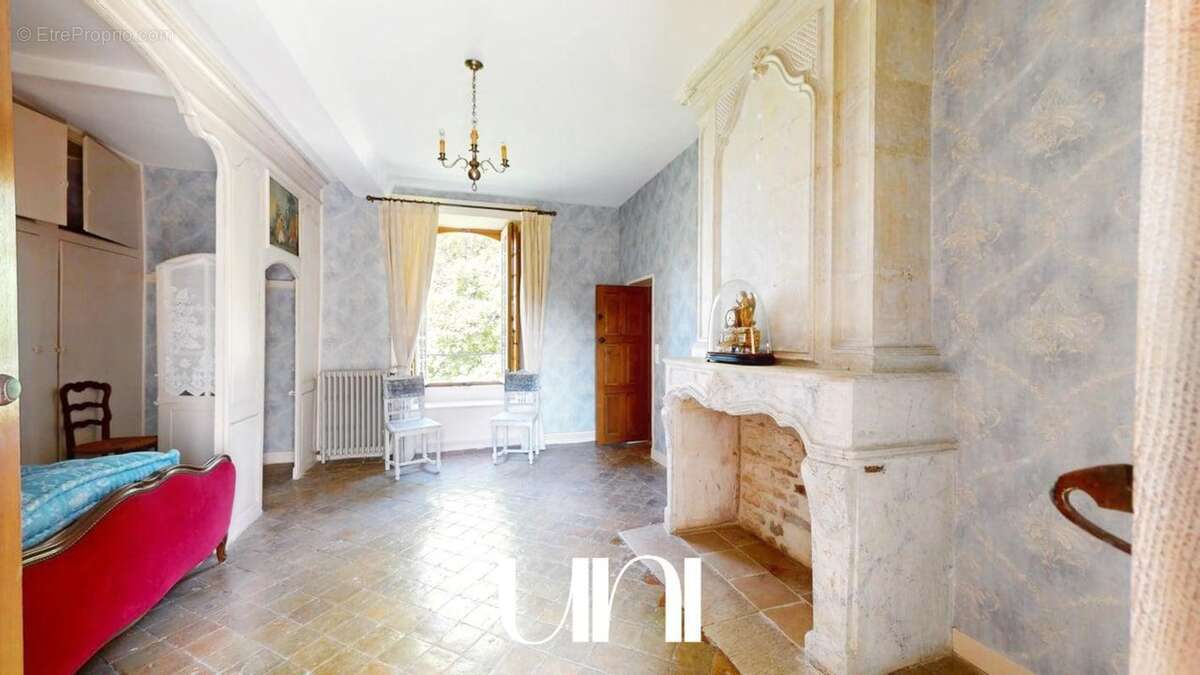 Maison à MORTEAUX-COULIBOEUF