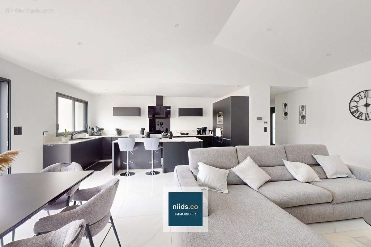 Maison à NIEUL-SUR-MER