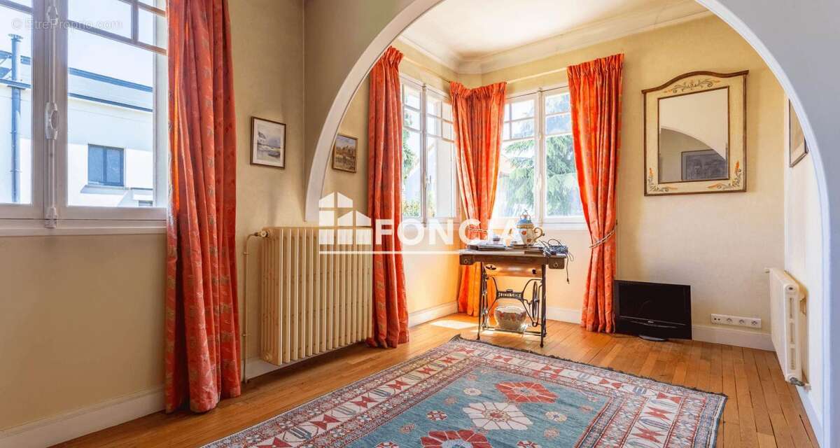 Maison à BOURG-LA-REINE