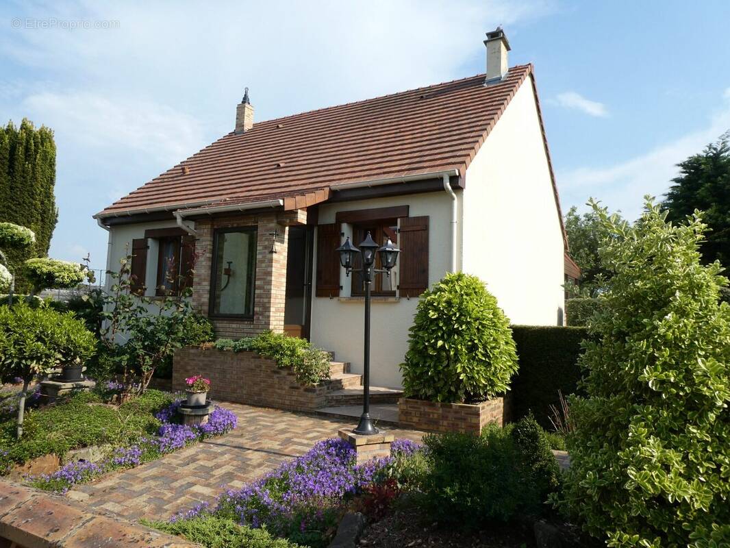 Maison à MONDEVILLE