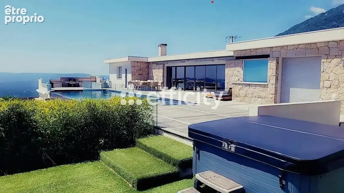 Maison 13 pièces 330 m² à vendre à Porto-Vecchio (20137) - photo 3
