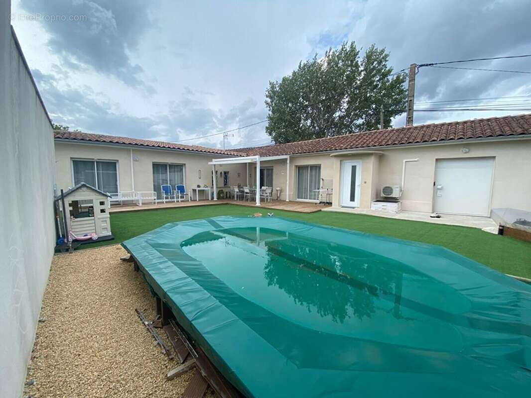 Maison à L'ISLE-SUR-LA-SORGUE