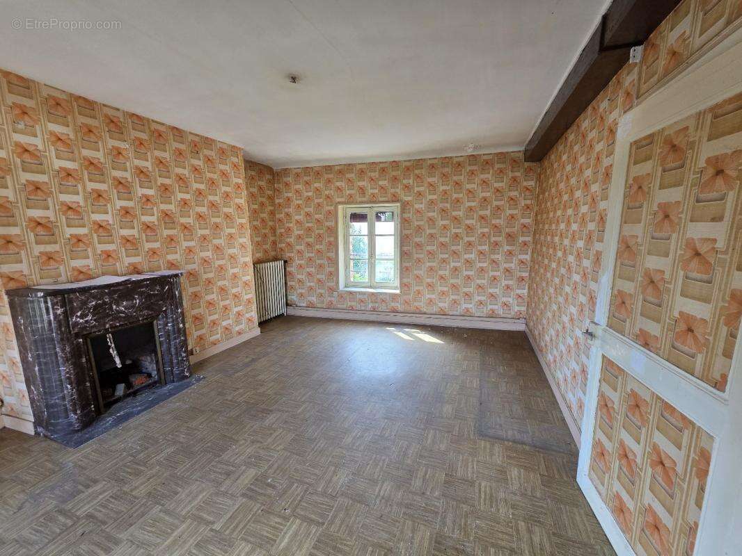 Maison à DUN-LE-POELIER