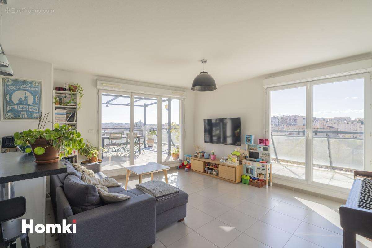 Appartement à MARSEILLE-4E