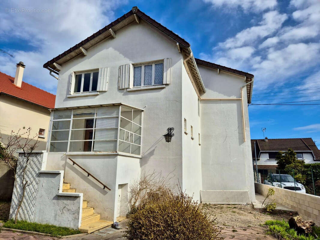 Maison à TREMBLAY-EN-FRANCE